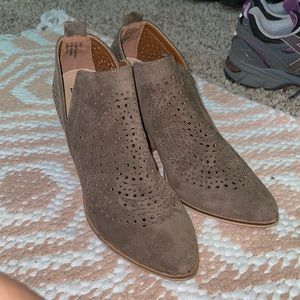 Beast fashion taupe booties